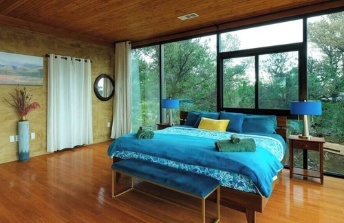 Zuzax House | This listing is disabled