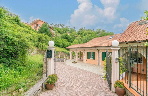 Garlenda House | This lovely semi-detached house with private pool is located just 8 km from the sandy beaches of Ala