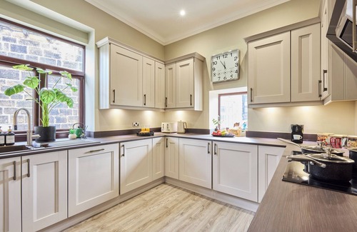 Haworth Apartment | This luxury, boutique style, stone built, 3 bedroom, 2 bathroom apartment by Above Rubies sits directly on Haworth’s renowned cobbled Main Street and is only a stone’s throw from the iconic Parsonage, home to the Brontë sisters.