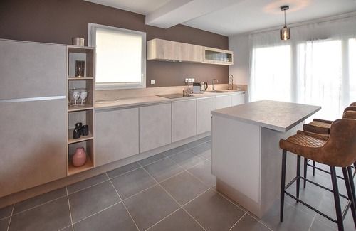 Le Pontet House | This modern and beautiful vacation home is located on the outskirts of Avignon.