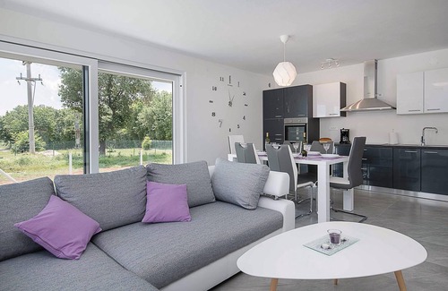 Hreljici House | This modern and beautiful holiday home is located in the small village of Krnica, near Barban.