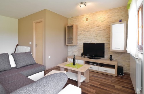 Vizinada Apartment | This modern and comfortably furnished apartment is located in Vi.