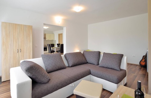 Vizinada Apartment | This modern and comfortably furnished apartment is located in Vi.