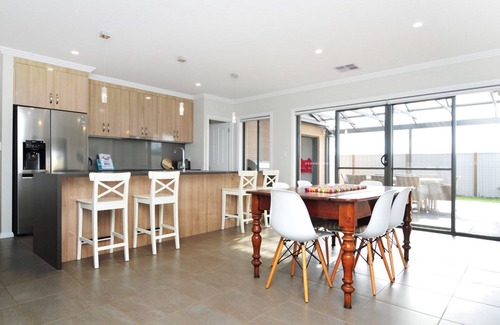 Waterhouse House | This property is a must for all your family holidays. Free WIFI