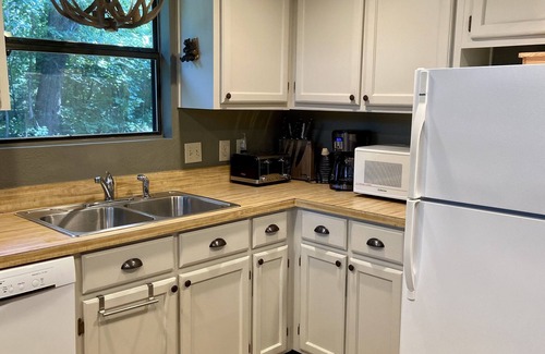 Kingston Cabin | This relaxing cabin is cozy and secluded with private pond and fishing dock