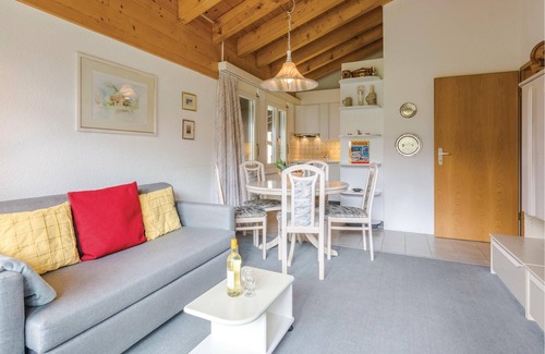Saas-Fee Apartment | This rustic and cozy vacation apartment in the house Topas offers you on 50 m2 space to let your sou
