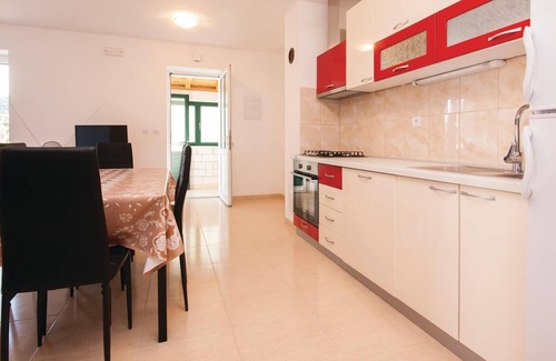 Bilice Apartment | This simply and functionally furnished apartment is located in the small village of Bilice and is on