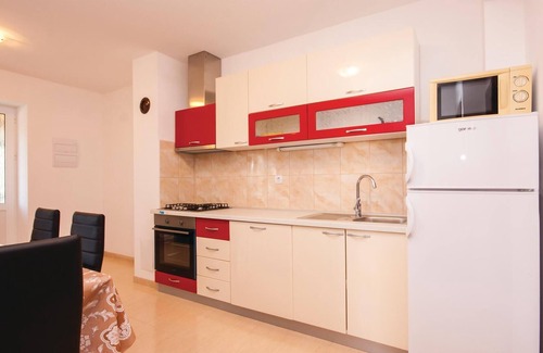 Bilice Apartment | This simply and functionally furnished apartment is located in the small village of Bilice and is on