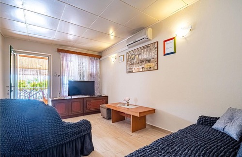 Vela Luka House | This small cottage right by the sea, with a fabulous view of the bay and nearby islands, is an ideal