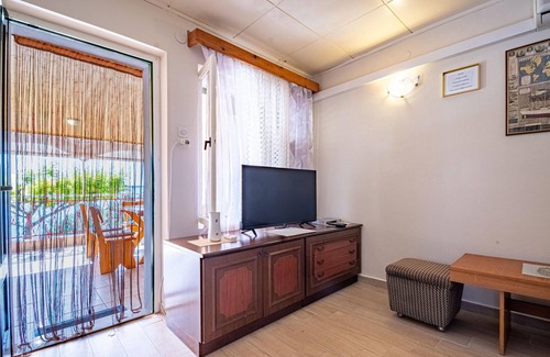 Vela Luka House | This small cottage right by the sea, with a fabulous view of the bay and nearby islands, is an ideal