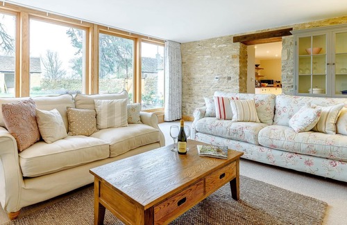 Bourton Cottage | This spacious modern barn conversion is a perfect base for up to four people to explore the quaint v