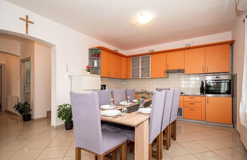 Velim House | This spacious vacation house consists of the first floor and the second floor, which are connected b