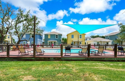 Rockport Apartment | This studio is a 0 bedroom(s), 1 bathrooms, located in Rockport, TX.