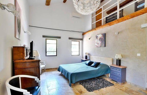 Bollene House | This sublime Provencal country house is the ideal place for your stay with family or friends.