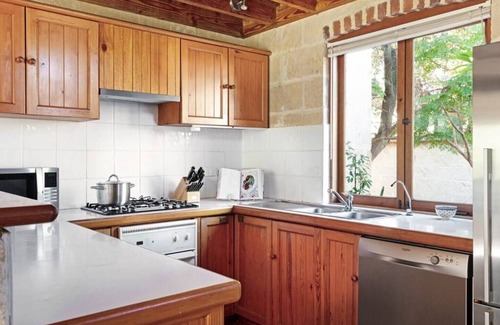 Fremantle House | This townhouse is a 2 bedroom(s), 1 bathrooms, located in Fremantle, WA.