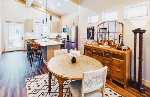 Sheridan House | This townhouse is a 3 bedroom(s), 3 bathrooms, located in Sheridan, WY.