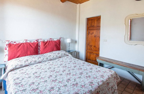 Sorano Apartment | This vacation apartment is located in the center of the medieval town of Sorano.