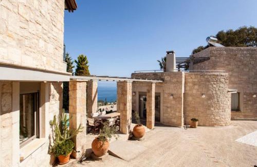 Agia Pelagia House | Thomais Resort: 2 Stone Villas with a Private Swimming Pool
