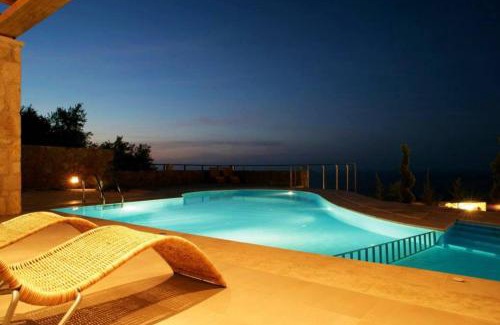 Agia Pelagia House | Thomais Resort: 2 Stone Villas with a Private Swimming Pool