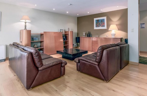 Oostduinkerke-Bad Apartment | Thornhill, 3202 P