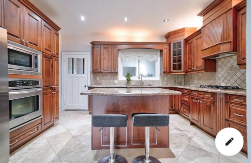 Newtonbrook House | Thornhill Spacious 3Br3Bath Home