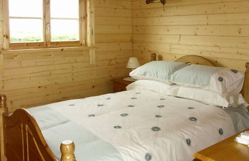 Liverton Cabin | THORNLEA LOG CABIN, pet friendly, with a garden in Danby