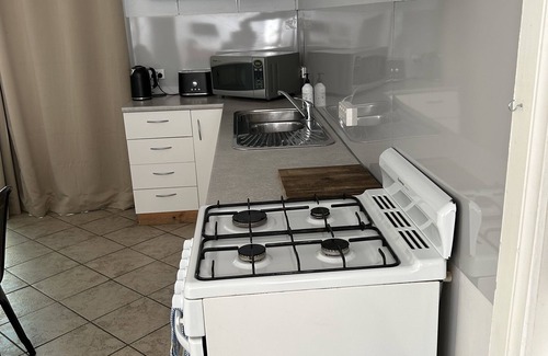 Broken Hill House | Thornton House - Short/Long term Accomodation