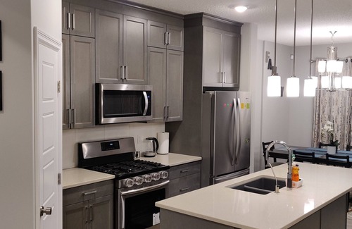 West Edmonton House | Three (3) Bed West Edmonton Home Away from Home