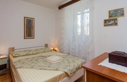 Kastel Kambelovac Apartment | Three bedroom apartment with air-conditioning Kaštel Kambelovac, Kaštela (A-20942-a)