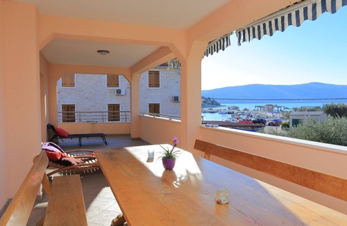 Seget Vranjica Apartment | Three bedroom apartment with terrace and sea view Seget Vranjica, Trogir (A-17989-a)