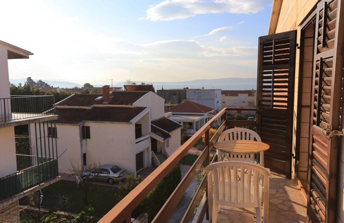 Kastela Apartment | Three bedroom apartment with balcony and sea view Kaštel Stari, Kaštela (A-16344-a)