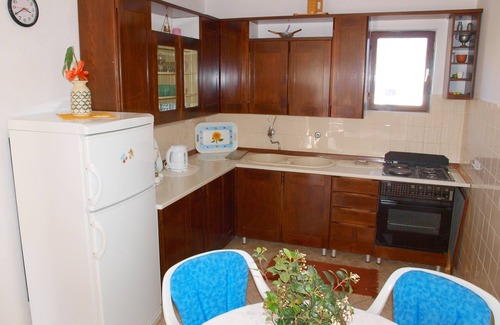 Businci Apartment | Three bedroom apartment with terrace and sea view Bušinci, Čiovo (A-4667-a)