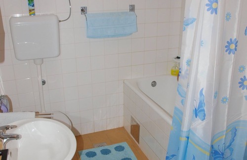 Businci Apartment | Three bedroom apartment with terrace and sea view Bušinci, Čiovo (A-4667-a)
