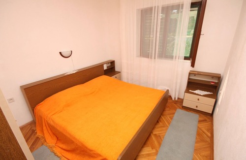 Businci Apartment | Three bedroom apartment with terrace and sea view Bušinci, Čiovo (A-4667-a)