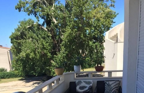 Strozanac Apartment | Three bedroom apartment with balcony Podstrana, Split (A-16032-a)
