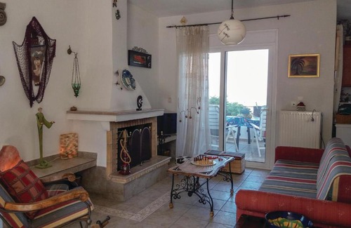 Theologos Apartment | Three-Bedroom Apartment in Theologos