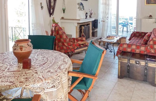 Theologos Apartment | Three-Bedroom Apartment in Theologos