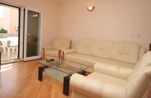 Banj Apartment | Three bedroom apartment with terrace and sea view Banj, Pašman (A-8242-a)