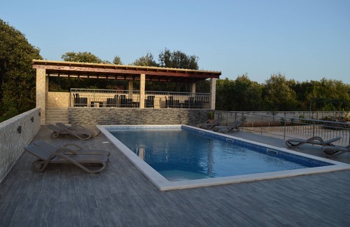 Vinisce Apartment | Three bedroom apartment with terrace Cove Ljubljeva, Trogir (A-14314-e)
