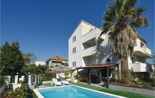Vranjic Apartment | Three-Bedroom Apartment In Split
