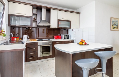 Klis Apartment | Three bedroom apartment with terrace and sea view Klis, Split (A-16979-a)