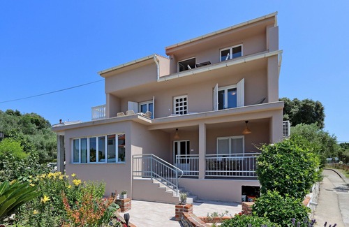 Kampor Apartment | Three bedroom apartment with terrace and sea view Kampor, Rab (A-17396-b)