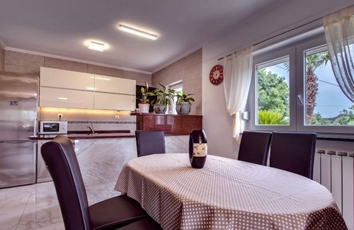 Kampor Apartment | Three bedroom apartment with terrace Kampor, Rab (A-23600-a)