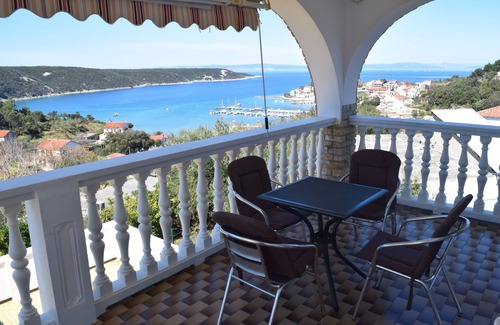 Kampor Apartment | Three bedroom apartment with terrace and sea view Kampor, Rab (A-14998-a)