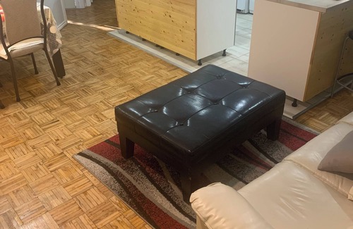 Cote-Des-Neiges—Notre-Dame-De-Grace Apartment | Three bedroom apt 7 minutes downtown 17mins airport