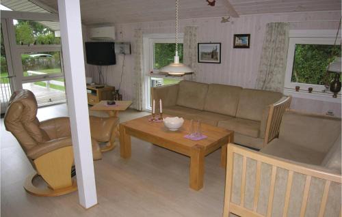 Nordenbro Vesteregn House | Three-Bedroom Holiday Home In Humble