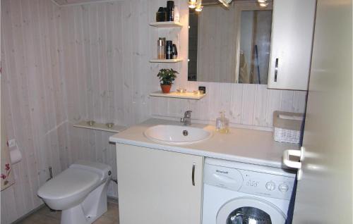 Nordenbro Vesteregn House | Three-Bedroom Holiday Home In Humble