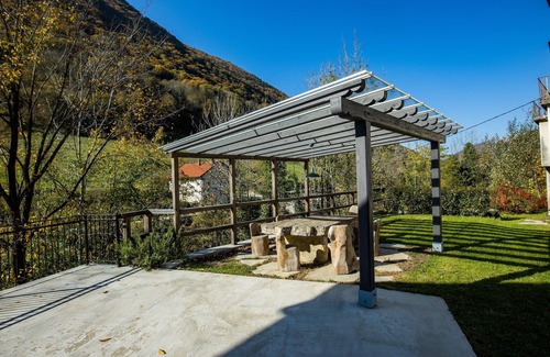Tolmin Apartment | Three Bedroom RiverView Apartment with Balcony