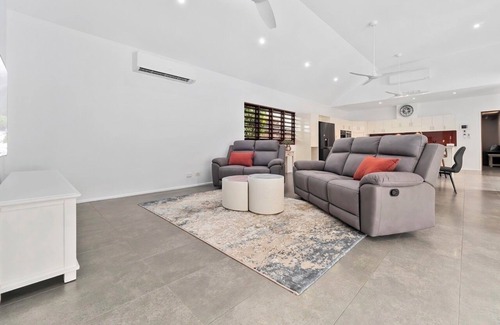Clifton Beach House | Three Corners Of Paradise In Clifton Beach