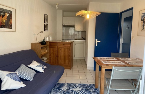 Saint-Jacques Apartment | THREE MINUTES FROM THE PORT